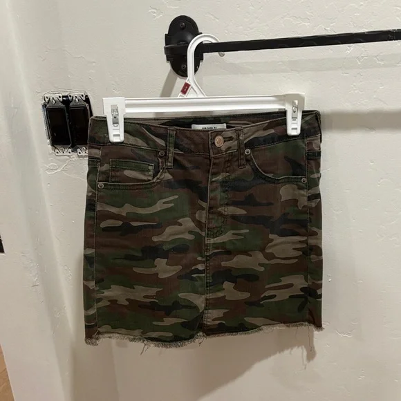 Forever 21 Green Camouflage Skirt - Picture 1 of 7